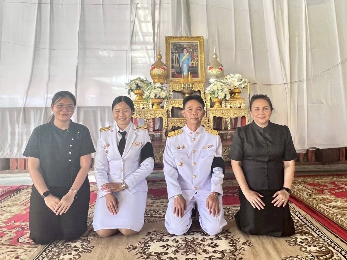 สพอ.หนองบัวระเหว : ร่วมพิธีเจริญพระพุทธมนต์ถวายเป็นพระราชกุศลแด่ สมเด็จพระนางเจ้าสิริกิติ์ พระบรมราชชนนีพันปีหลวง