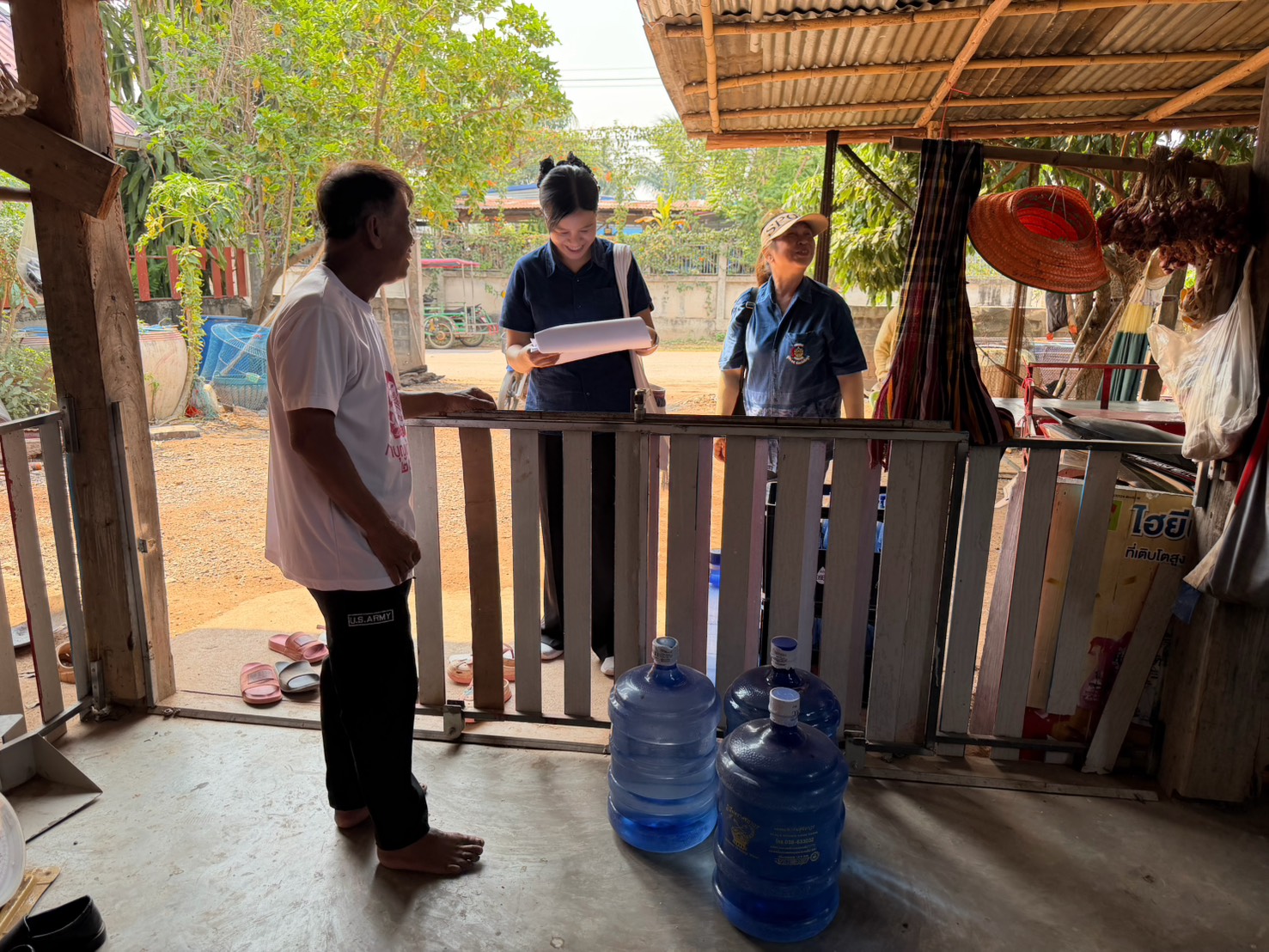 สพอ.หนองบัวระเหว จังหวัดชัยภูมิ: ลงพื้นที่ติดตามครัวเรือนเปราะบาง TPMAP ขับเคลื่อนการขจัดความยากจนและพัฒนาคนทุกช่วงวัยอย่างยั่งยืนตามหลักปรัชญาของเศรษฐกิจพอเพียง (ศจพ.)