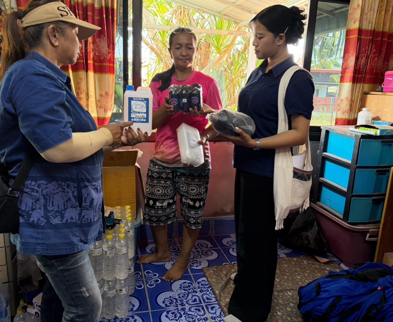 สพอ.หนองบัวระเหว ติดตามการดำเนินกิจกรรมของสมาชิกกองทุนพัฒนาบทบาทสตรี ที่ได้รับการอนุมัติโครงการ ประเภทเงินทุนหมุนเวียน (เงินกู้)