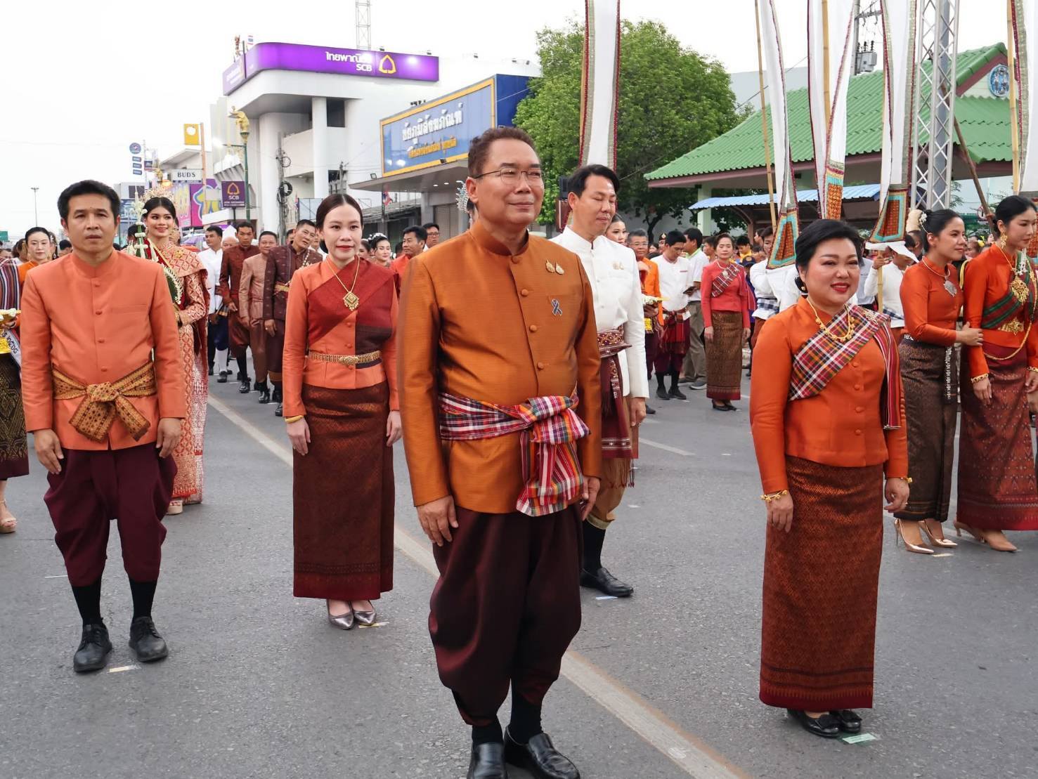พช.ชัยภูมิ ร่วมรำถวายเจ้าพ่อพญาแลในงานประเพณีบุญเดือนหก ประจำปี 2569